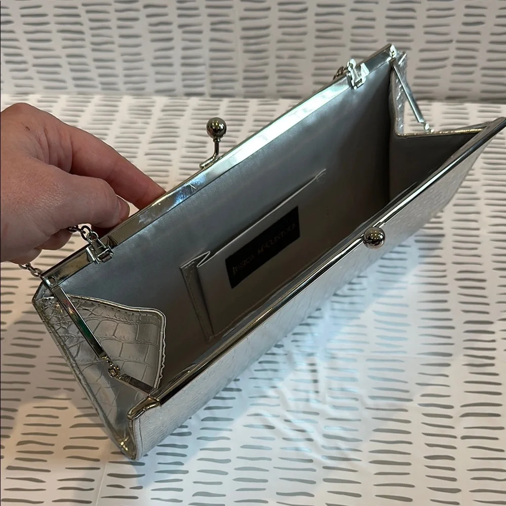 Jessica McClintock Silver Purse Silver Chain Shoulder Strap Kiss Lock Clutch Bag - Picture 5 of 6